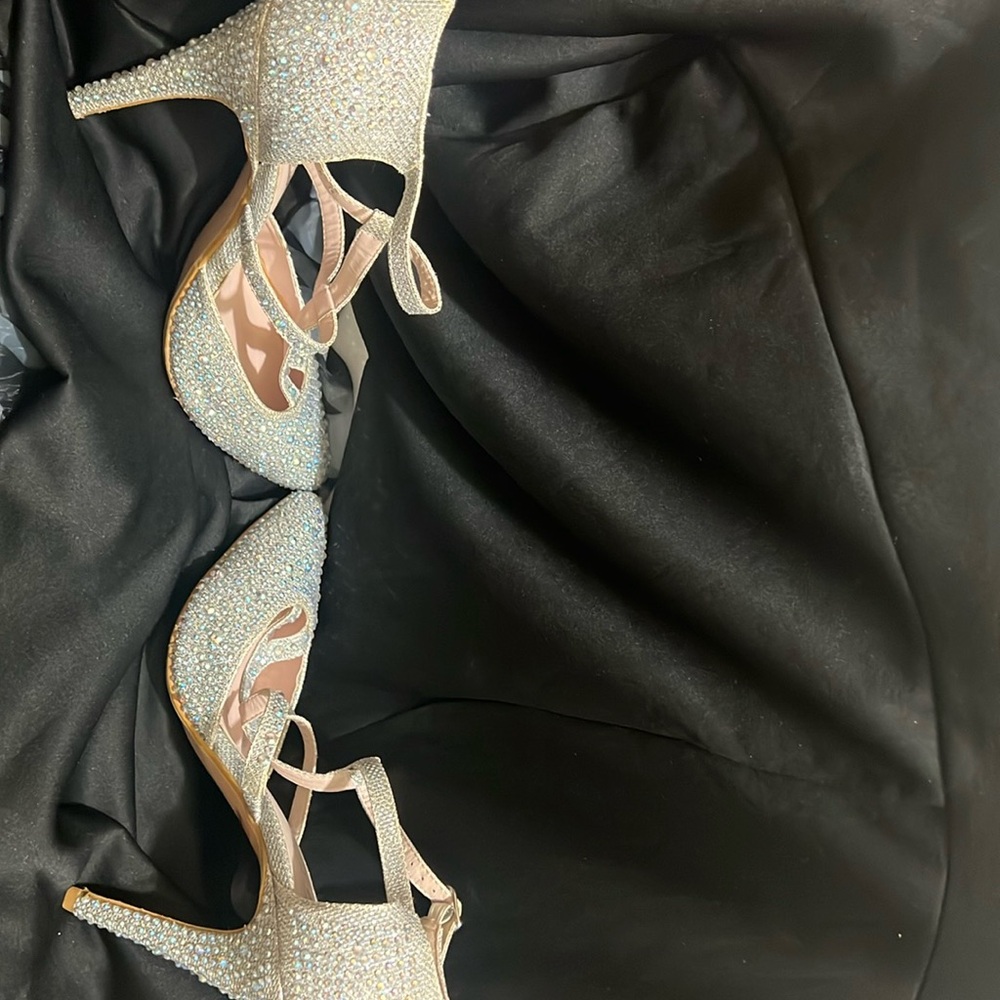 Brand new never worn women’s shoe